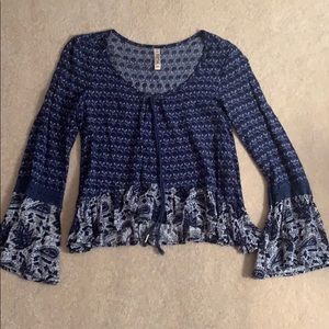 Mudd Boho long sleeve crop top